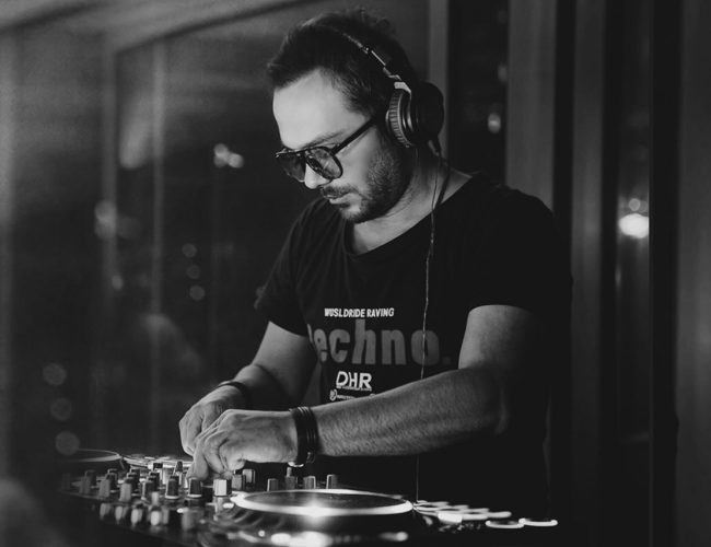 live-djing-backstage-studio